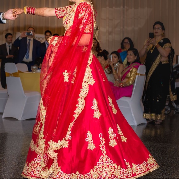 Bridal hand embroidered Lehenga set - Picture 6 of 15